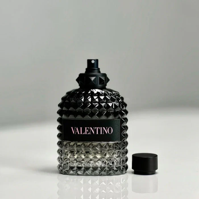 Valentino Uomo Born In Roma EDT — Fragancia Masculina Especiada